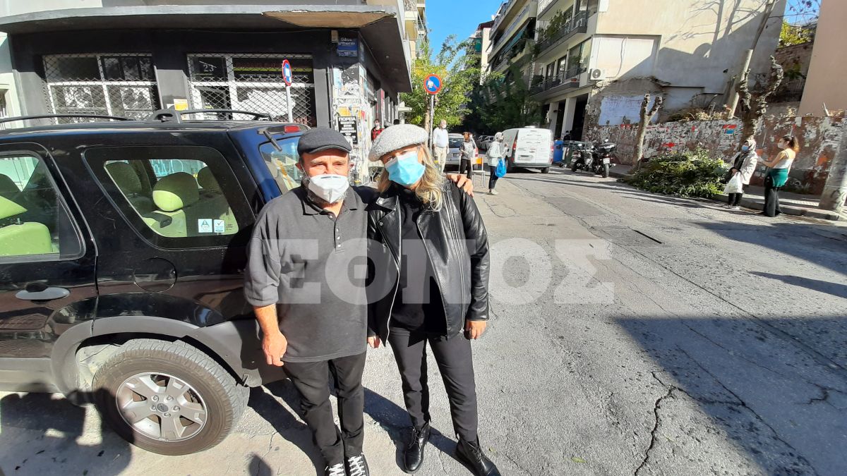 O Kώστας Πολυχρονόπουλος μαζί με την Ελένη βλέπουν την προσφορά τους να γιγαντώνεται και ζητούν έναν νέο χώρο / φωτό ethnos.gr