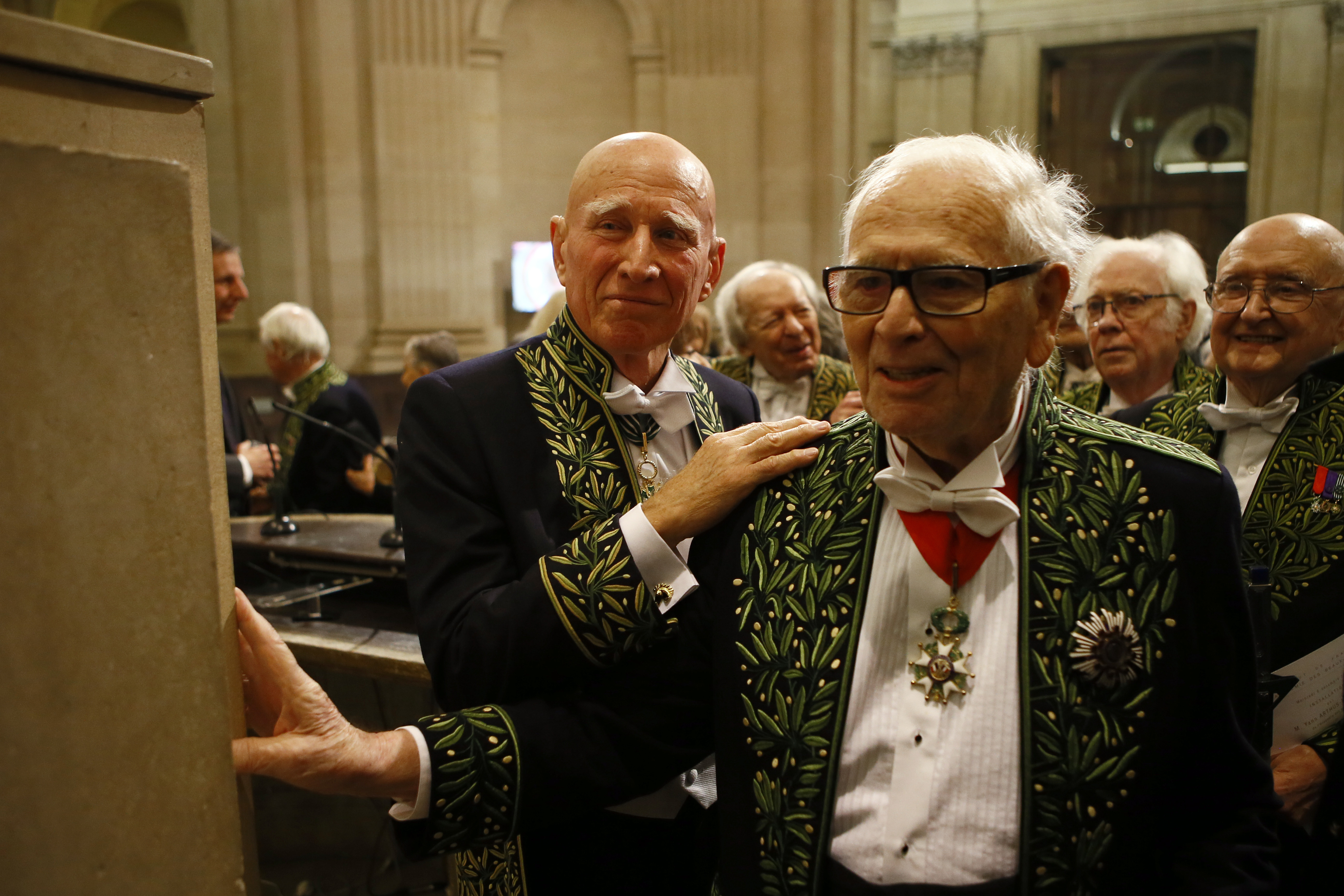 ap_17345633783747.jpg Πιέρ Καρντέν