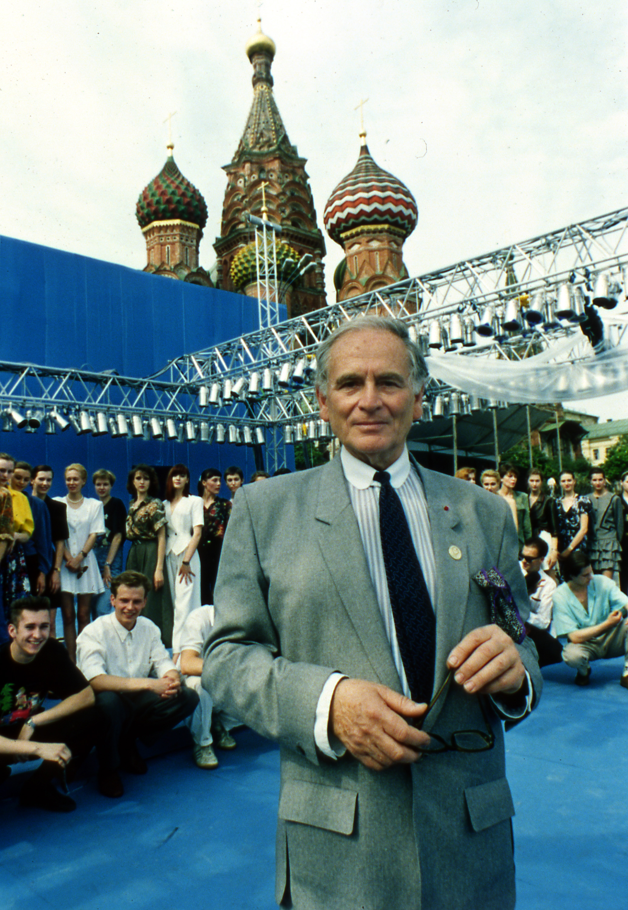 ap_910630080.jpg Πιέρ Καρντέν