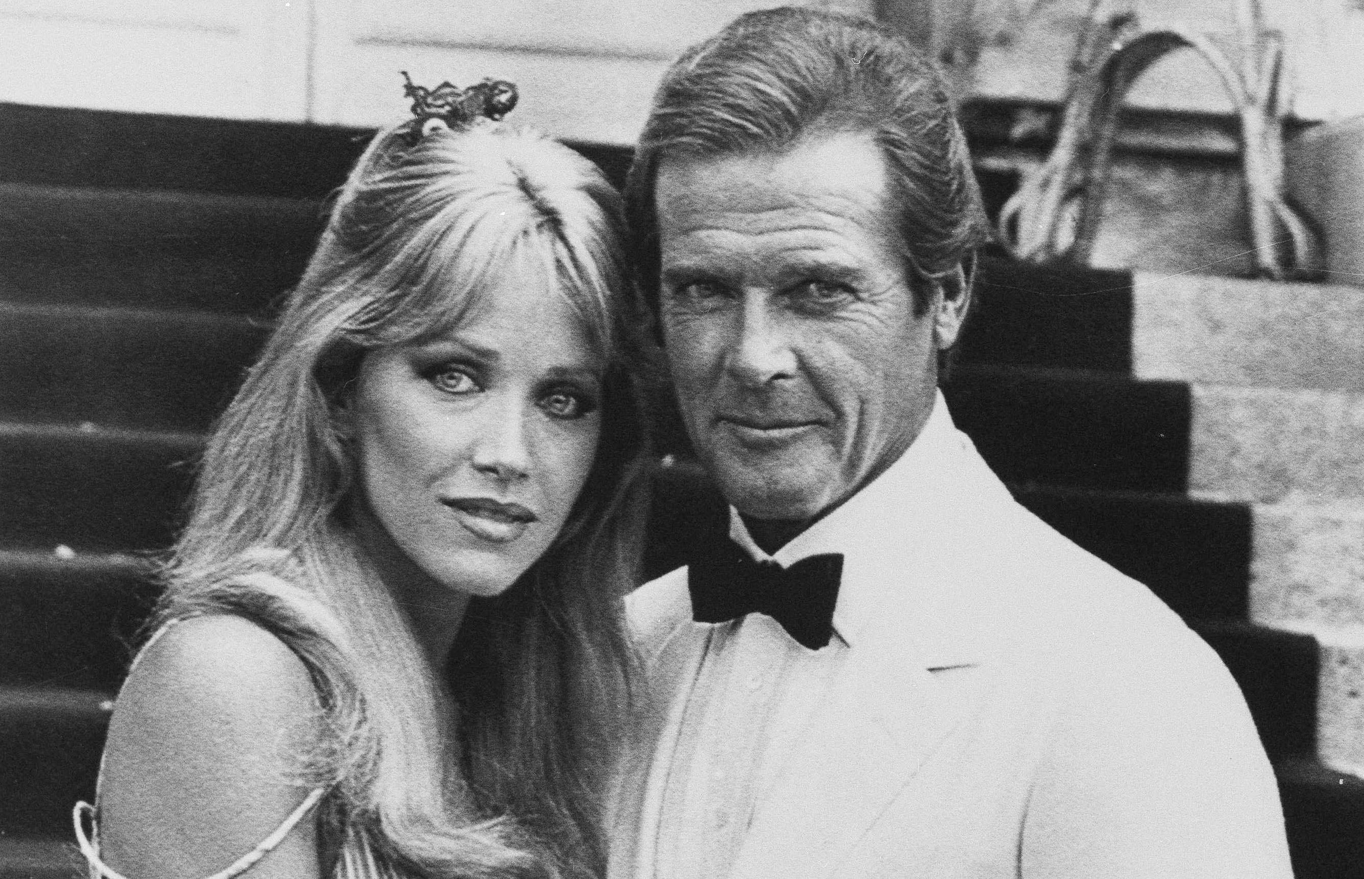 ap_14490978473.jpg Tanya Roberts, Ρότζερ Μουρ