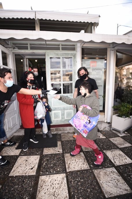 saratsis3.jpg saratsis3.jpg