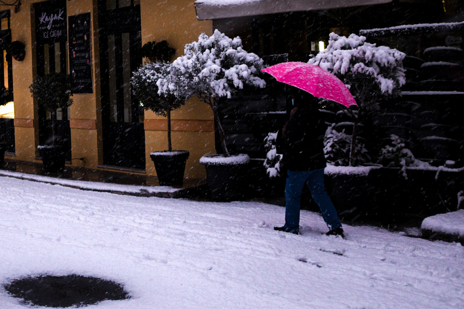 Στα λευκά η Πλάκα