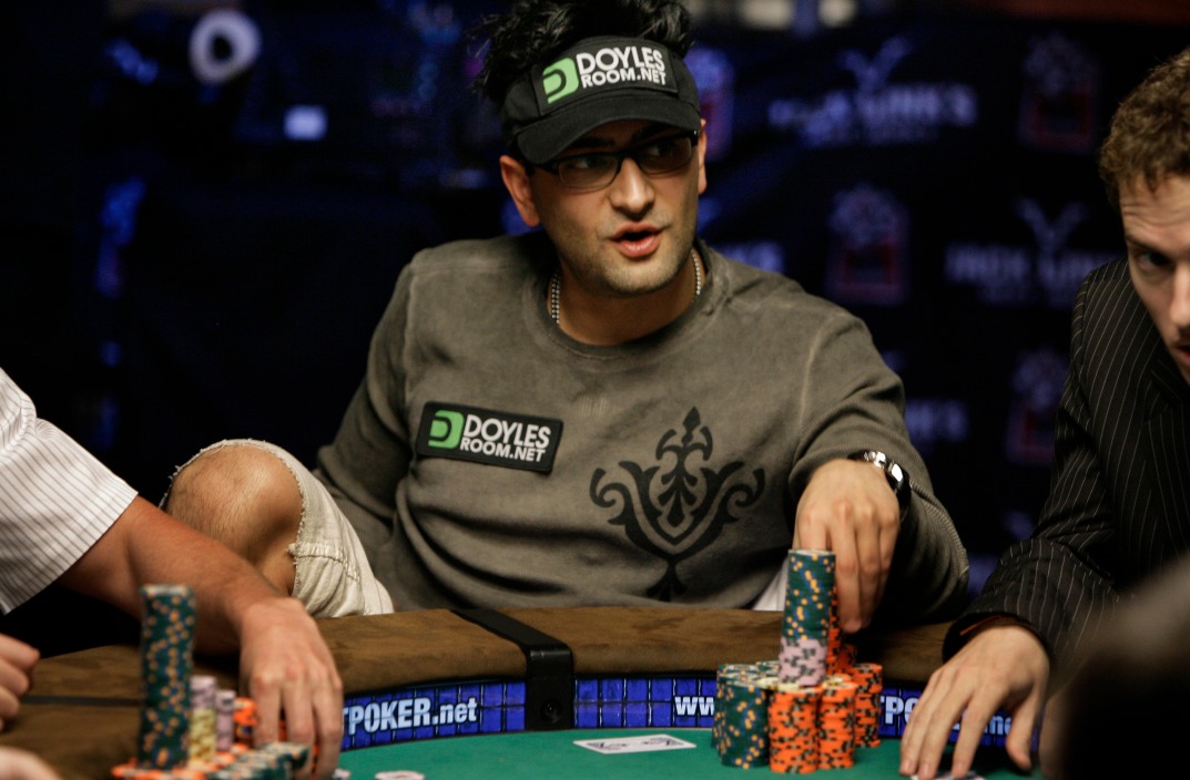 Antonio Esfandiari