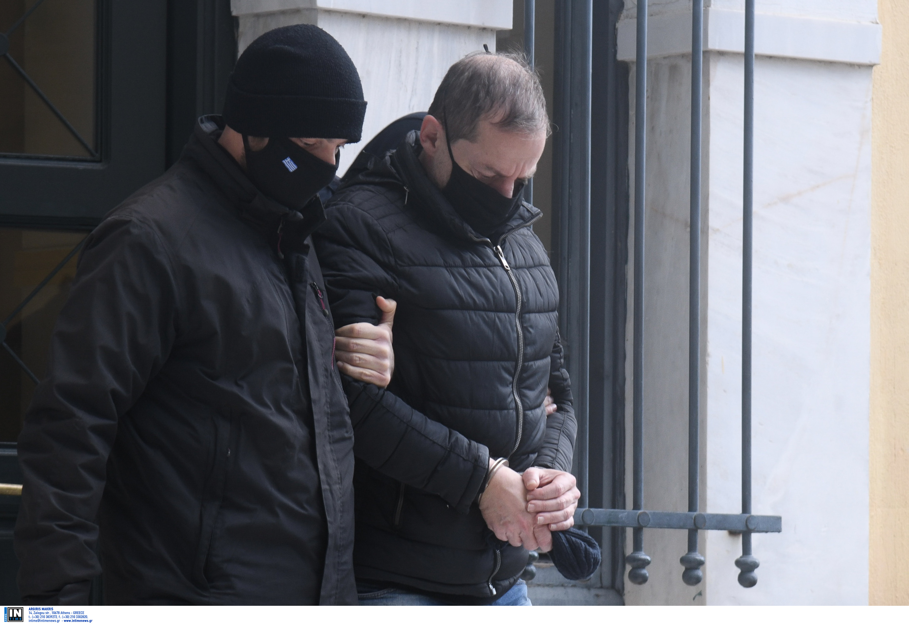 dimitris-lignadis-syllipsi.jpg O σκηνοθέτηση Δημήτρης Λιγνάδης στα δικαστήρια της Ευελπίδων