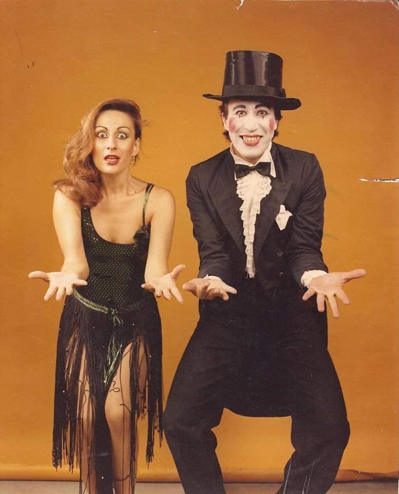 me_tin_ntezy_sempekopoyloy_se_mioyzikal.jpg me_tin_ntezy_sempekopoyloy_se_mioyzikal.jpg