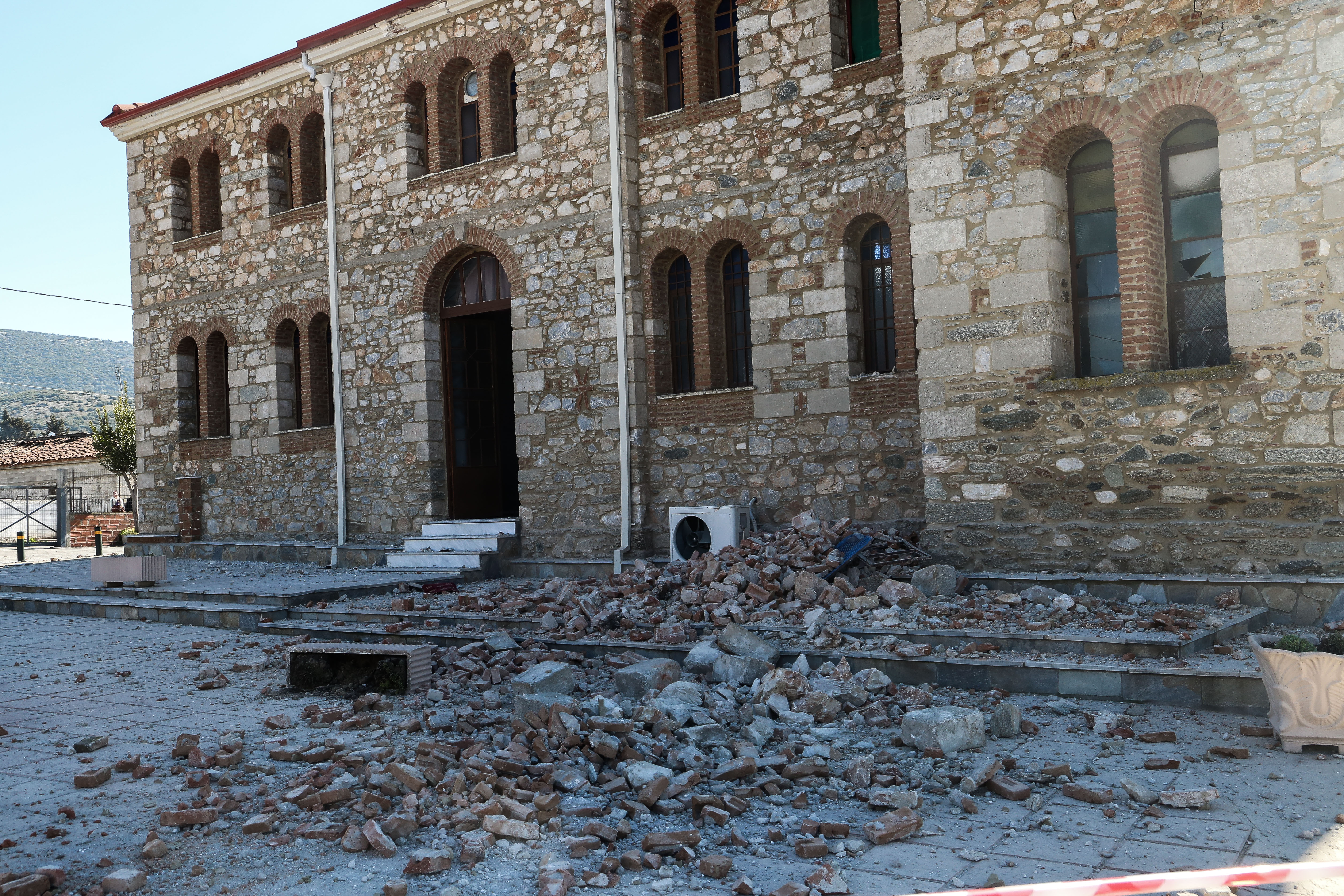 seismos_2.jpg seismos_2.jpg