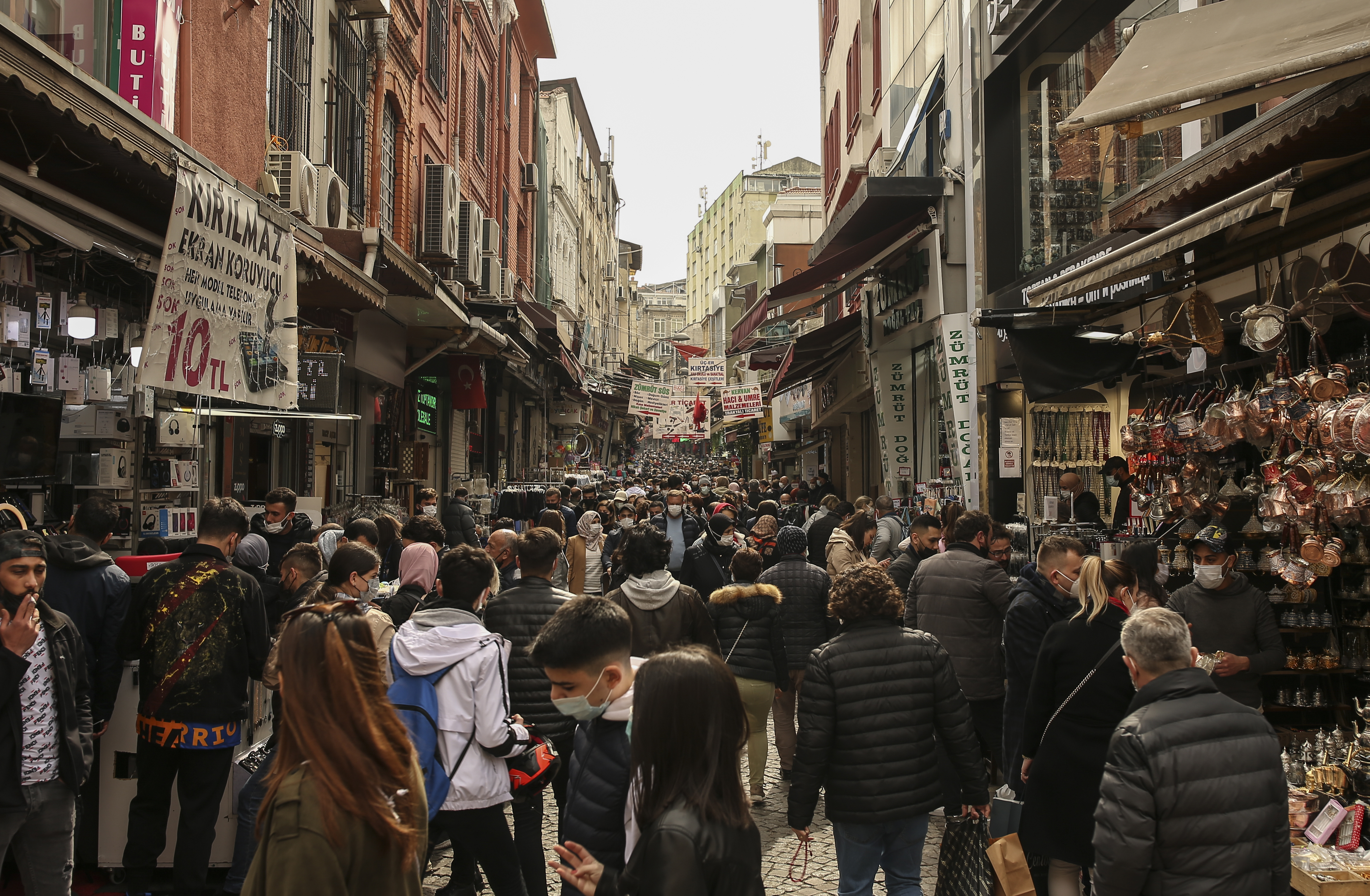 Η οικονομική κρίση χτυπά την τουρκική οοικονομία