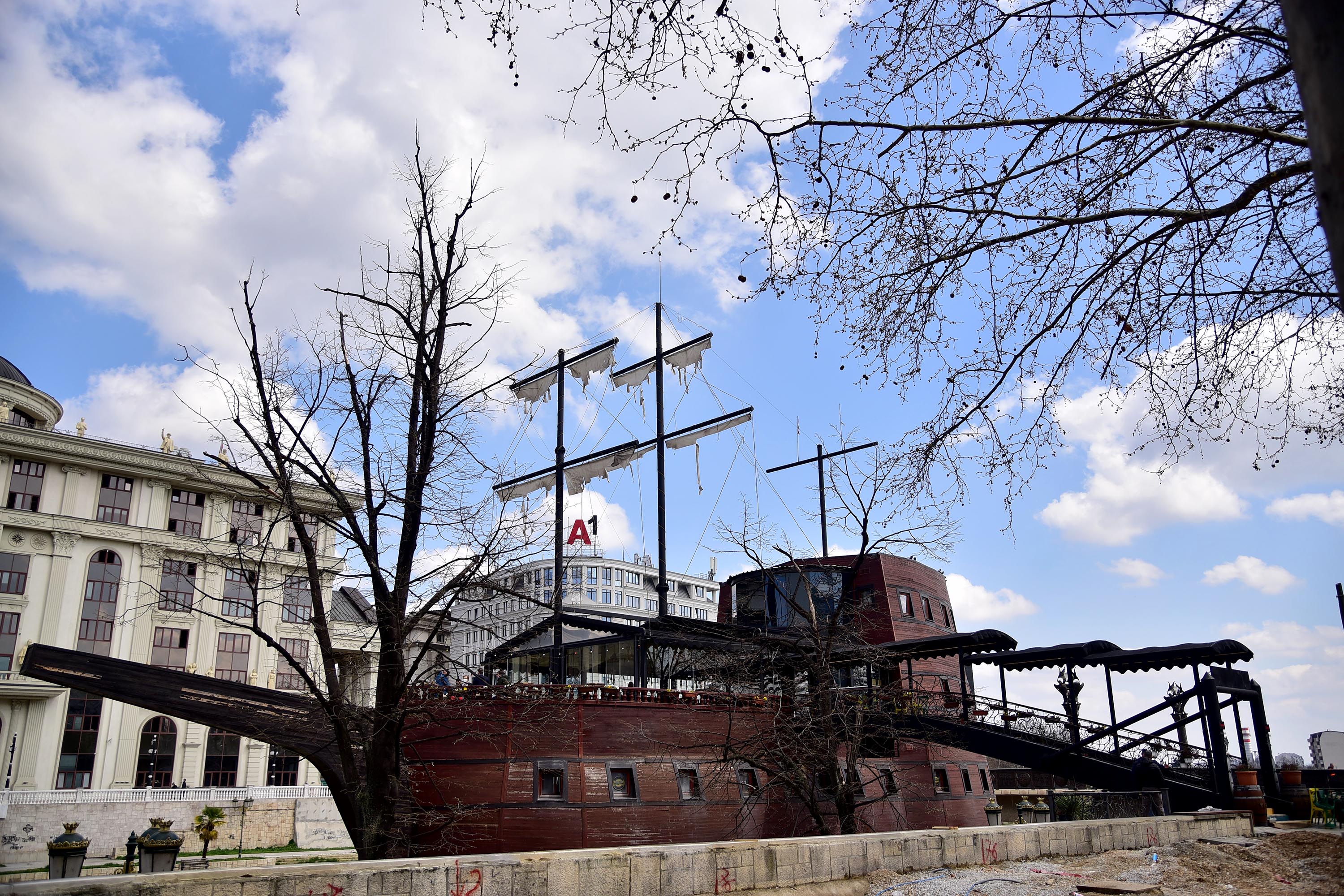 mad_7169.jpg Ξεκίνησε το ξήλωμα της…μακεδονικής γαλέρας του Γκρούεφσκι