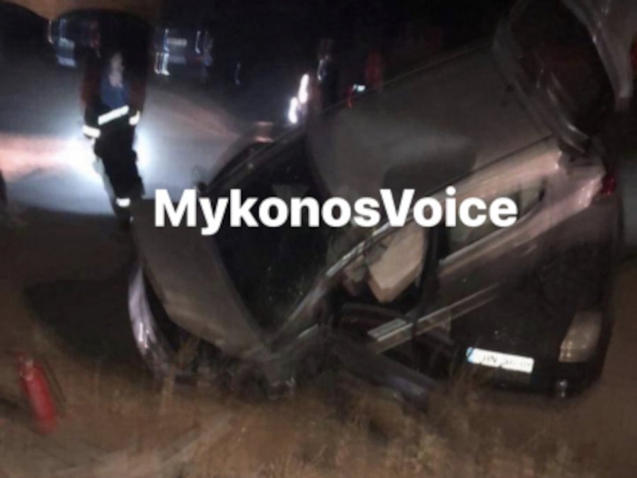 Χάος μετά από τροχαίο στη Μύκονο: ΙΧ «προσγειώθηκε» σε παρκαρισμένα οχήματα