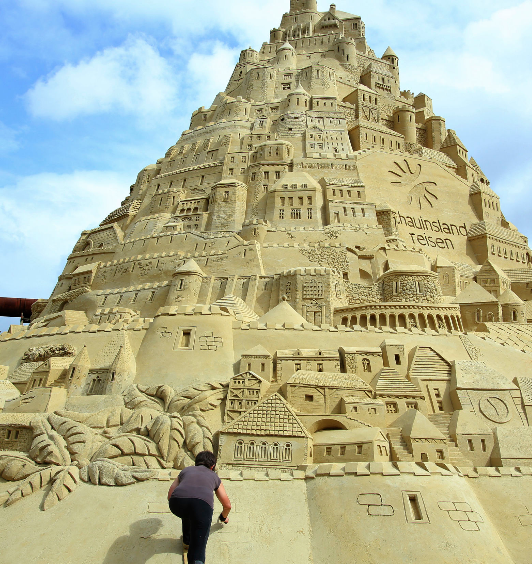screenshot_2021-07-07_at_23-21-24_worlds_highest_sandcastle_built_in_german_city.png
