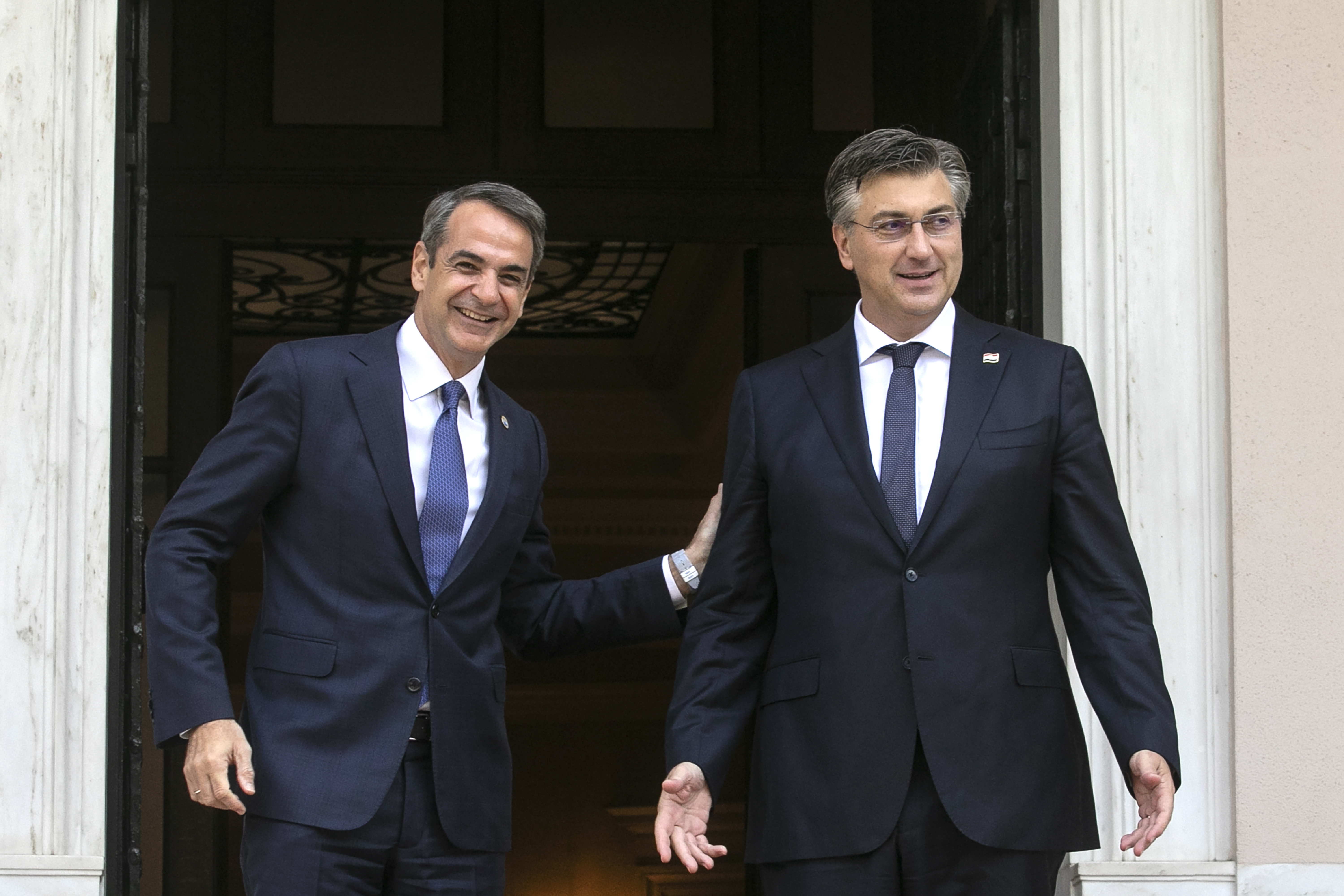 ap21260349908554.jpg ap21260349908554.jpg