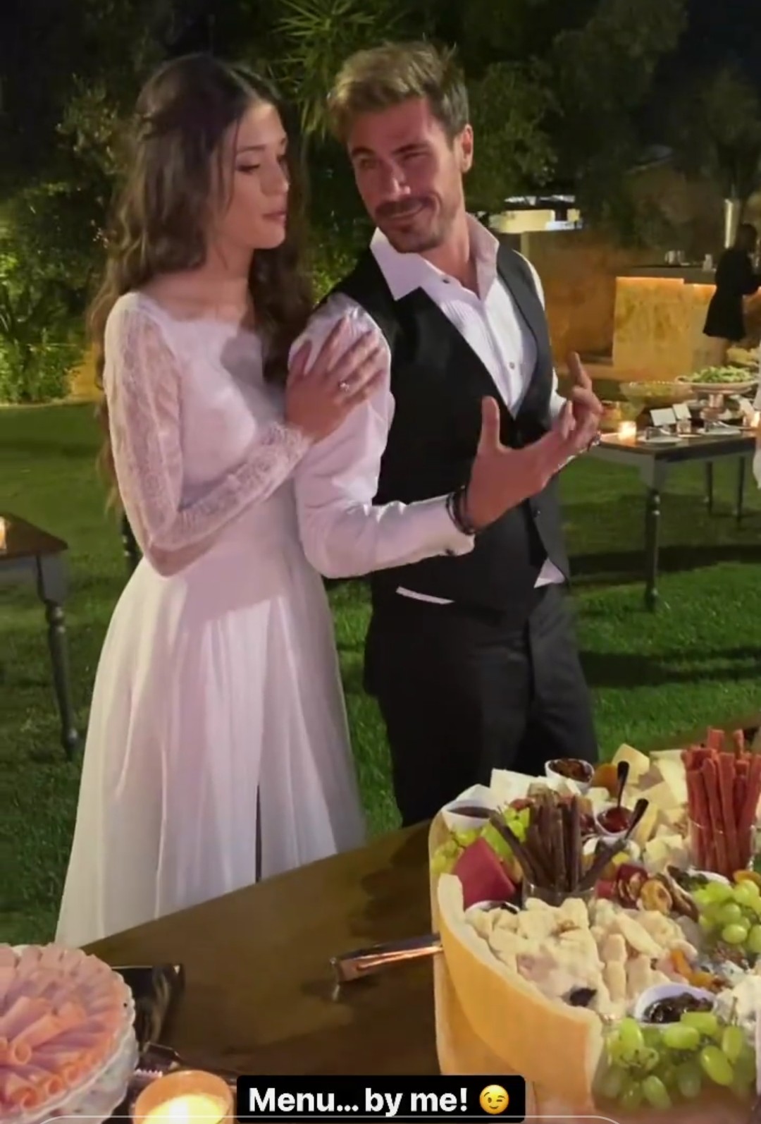 γάμος Άκη Πετρετζίκη