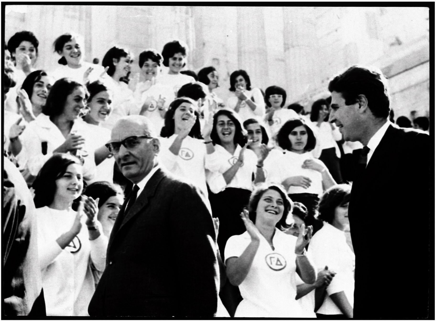 Μίκης Θεοδωράκης