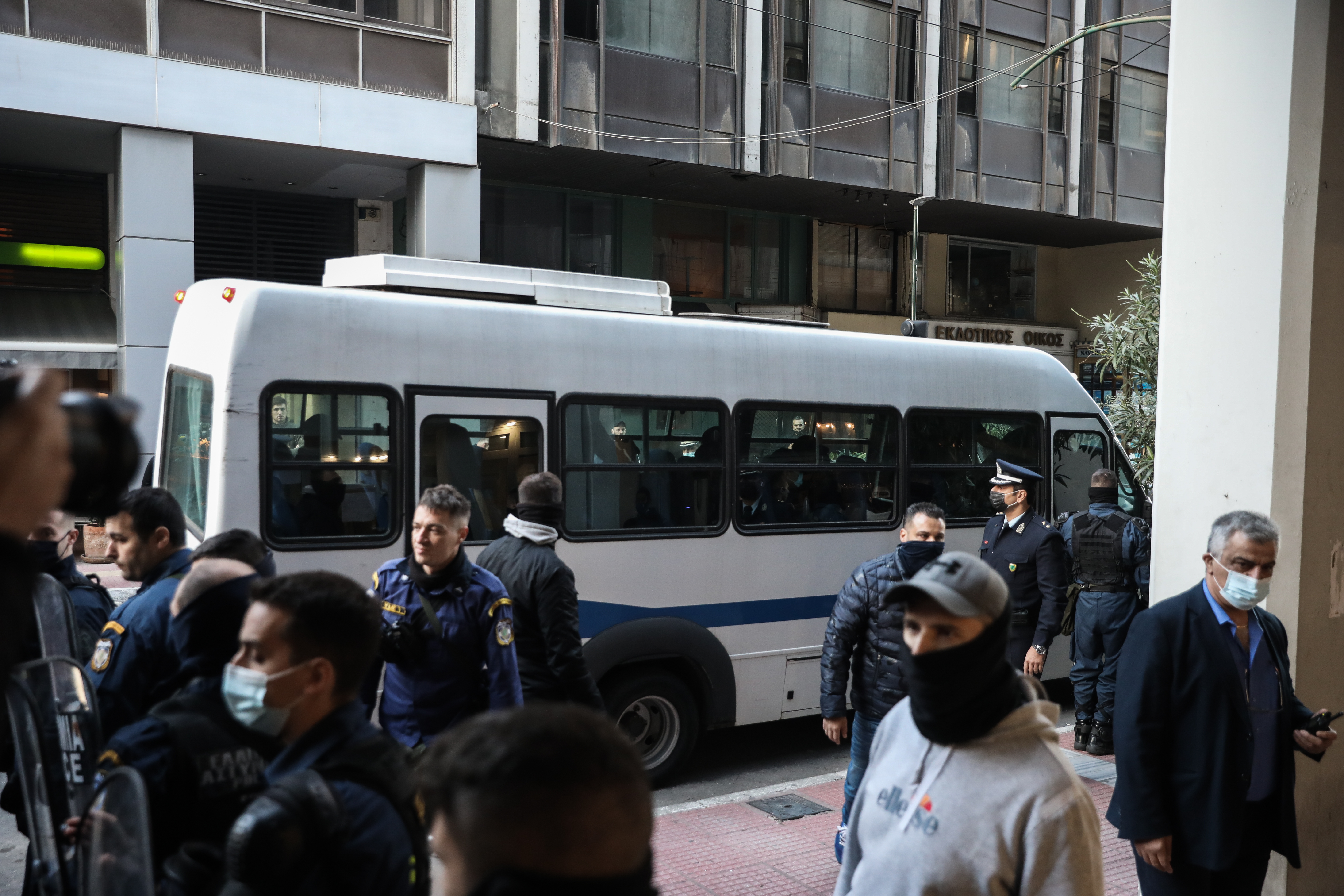 astynomikoi-perama3.jpg astynomikoi-perama3.jpg