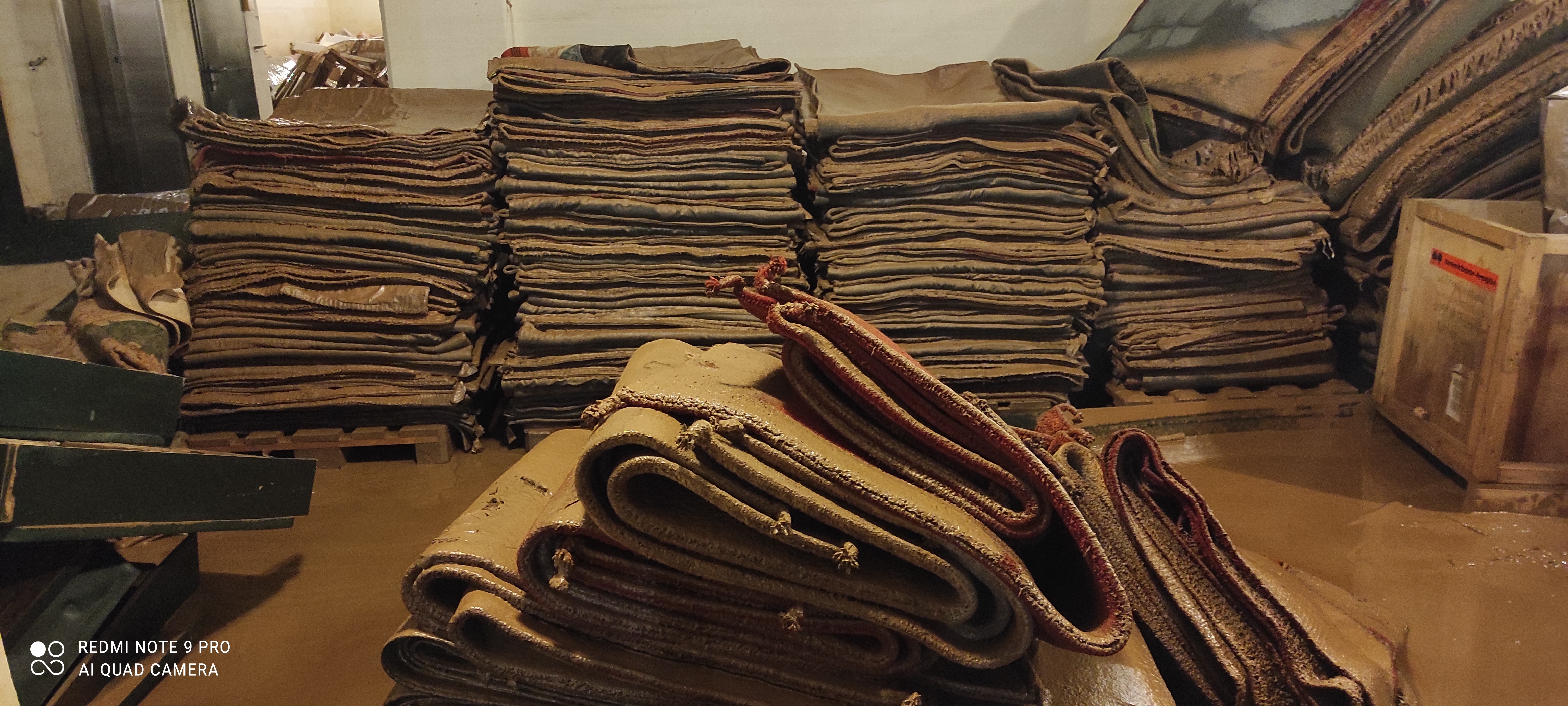 Μετρούν ακόμη τις πληγές στη Θέρμη Θεσσαλονίκης επιχειρήσεις μετά την υπερχείλιση του ποταμού Ανθεμούντα. 