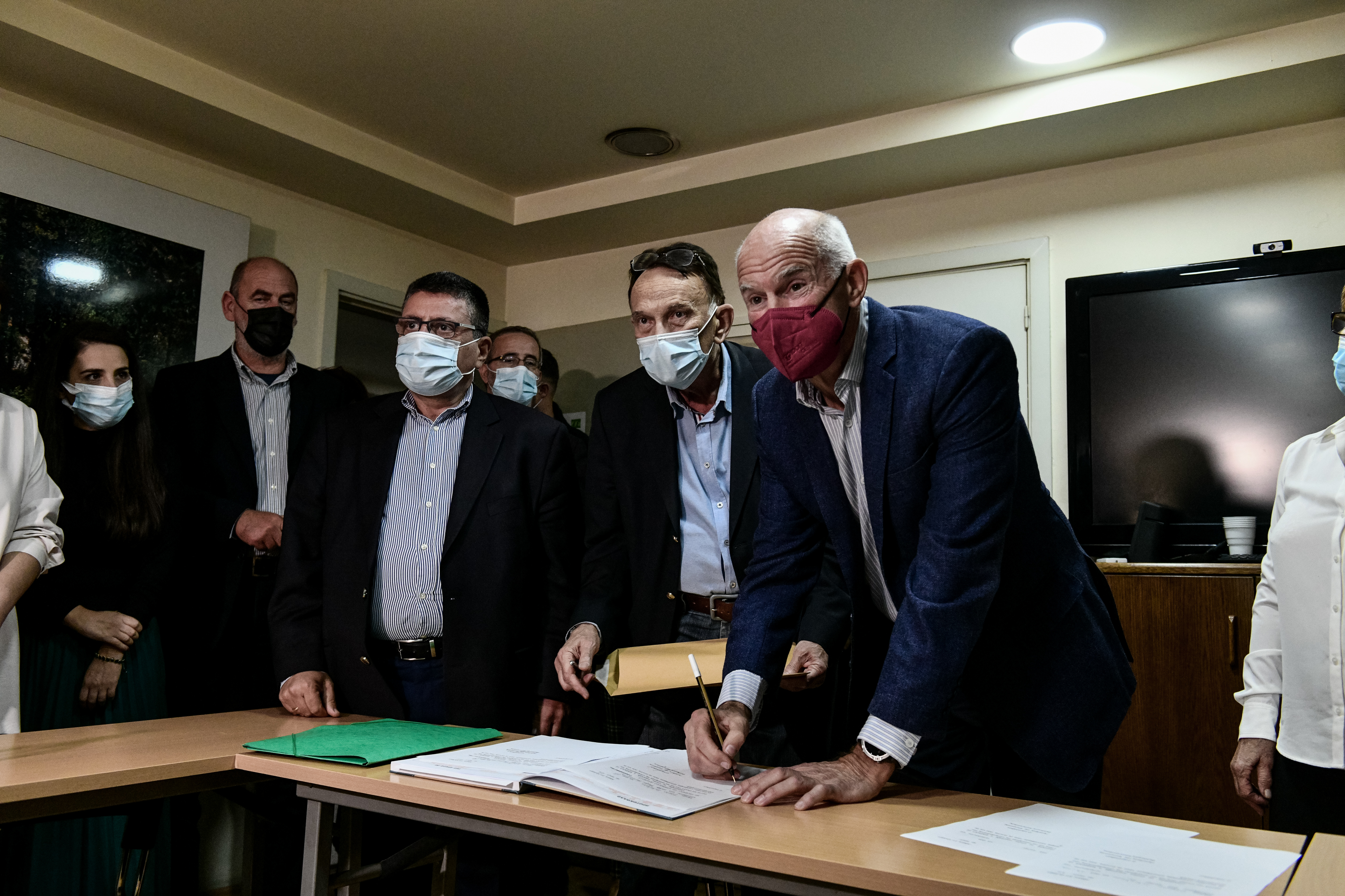 papandreoy_2.jpg papandreoy_2.jpg