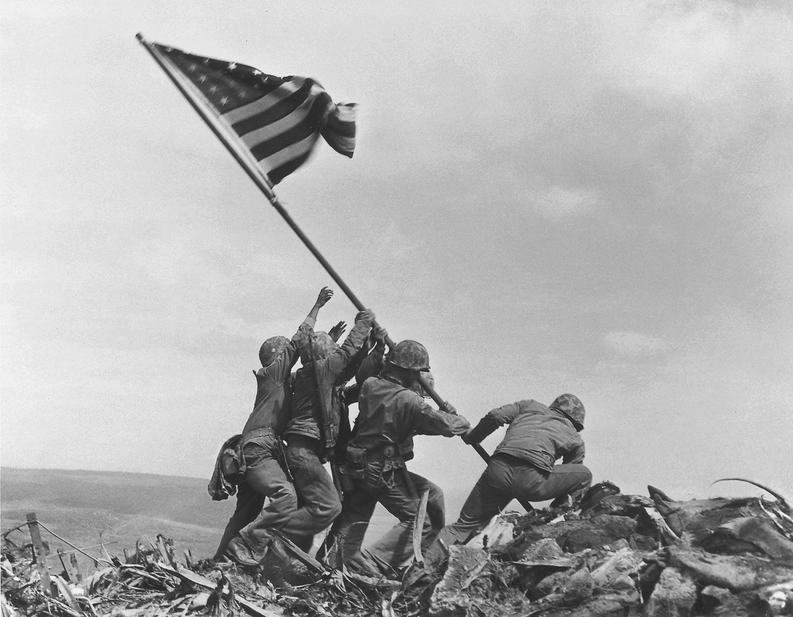 us-marines-flag-mount-suribachi-iwo-jima-february-1945.jpg