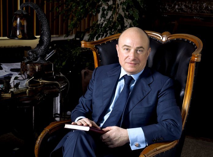 theartnewspaper.jpg Mikhail Abramov (theartnewspaper)