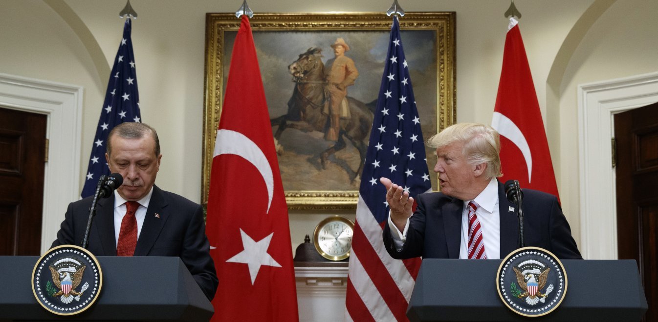 Τι να συμβαίνει άραγε; Η συνάντηση Τραμπ με τον Ερντογάν δεν ανακοινώθηκε από το Λευκό Οίκο