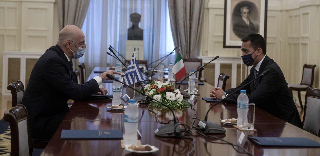 Τι σημαίνει η ιστορική συμφωνία Ελλάδας και Ιταλίας για την ΑΟΖ ...