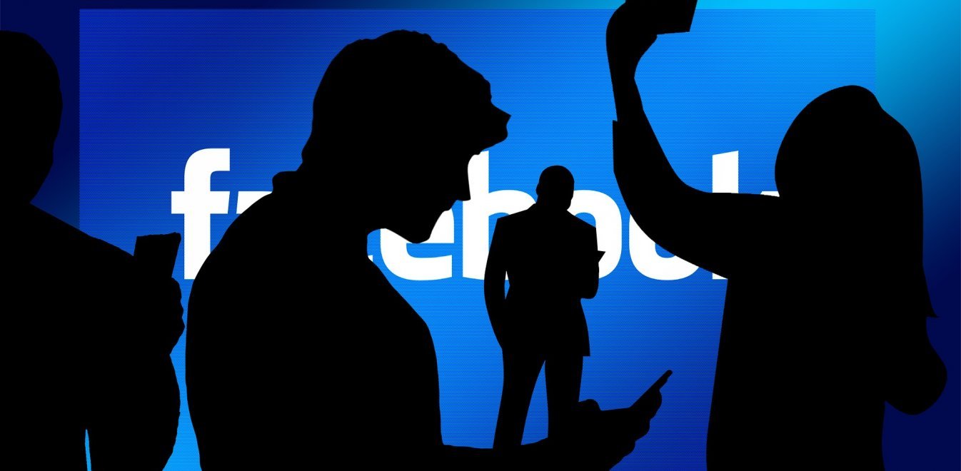 Έπεσε το Facebook και το Instagram