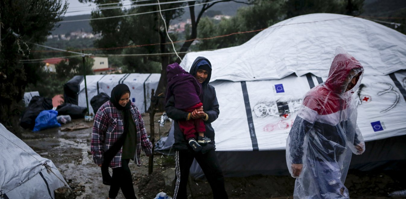 Μόρια: Μέχρι και έξι ώρες στην ουρά για ένα πρόγευμα οι πρόσφυγες (vid)