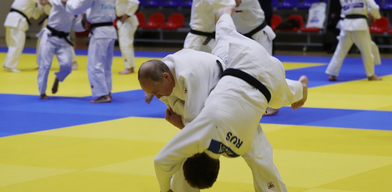 ÎÏÎ¿ÏÎ­Î»ÎµÏÎ¼Î± ÎµÎ¹ÎºÏÎ½Î±Ï Î³Î¹Î± Î Î Î¿ÏÏÎ¹Î½ ÏÏÎ±ÏÎ¼Î±ÏÎ¯ÏÏÎ·ÎºÎµ ÏÎµ Î±Î³ÏÎ½Î± ÏÎ¶Î¿ÏÎ½ÏÎ¿ Î¼Îµ Î¡ÏÏÎ¿ ÎÎ»ÏÎ¼ÏÎ¹Î¿Î½Î¯ÎºÎ· (ÎÎÎÎ¤ÎÎ)