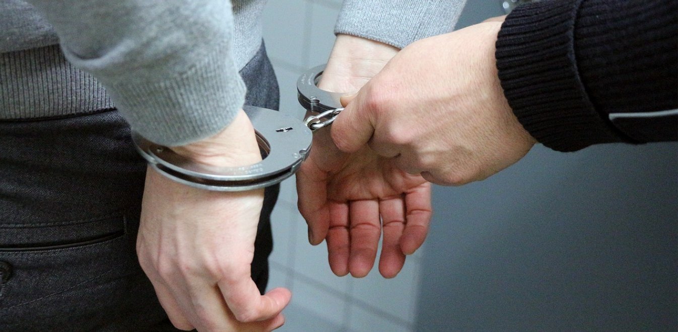 Συνελήφθησαν την ώρα που έβαζαν γκαζάκια στο σπίτι του πρώην υπουργού, Δημήτρη Σταμάτη