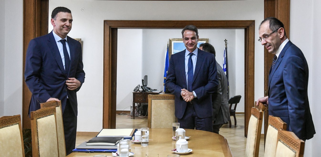 Κάπνισμα τέλος: Τι αποφάσισαν Μητσοτάκης - Κικίλιας για τον αντικαπνιστικό νόμο