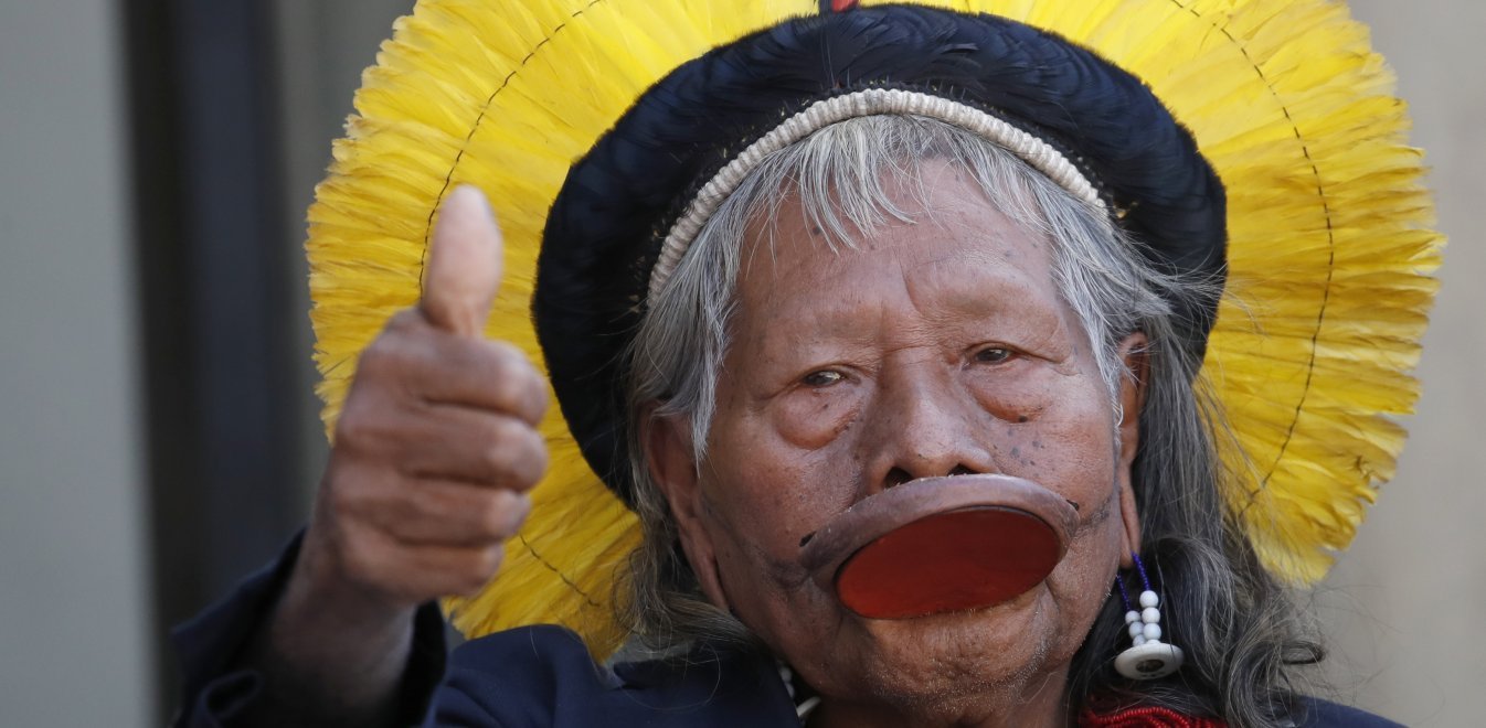 Ο Ινδιάνος αρχηγός Ραόνι μαίνεται κατά Μπολσονάρου: Θα σαρώσει τον Αμαζόνιο