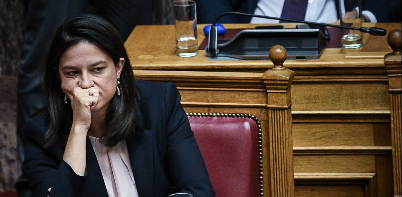 Κεραμέως: Τα τρία σενάρια για να μη χαθεί η χρονιά - Τι απάντησε για την εκκλησία