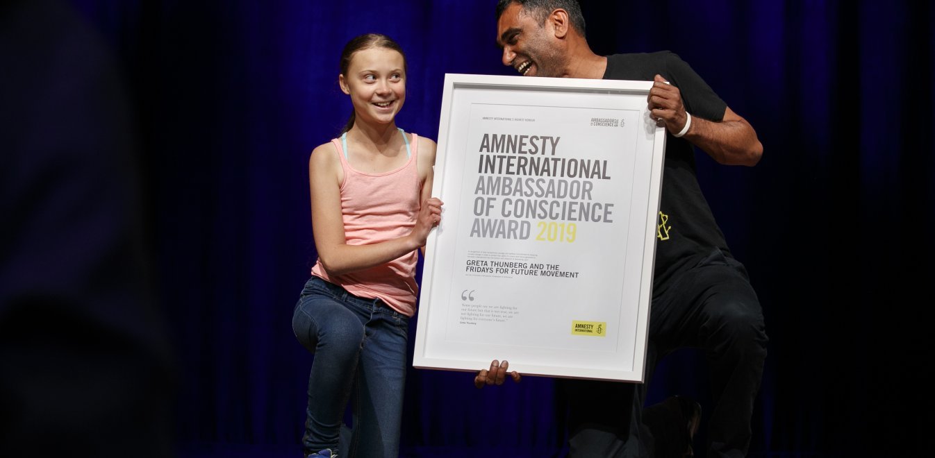 Γκρέτα Τούνμπεργκ: Έλαβε το βραβείο «Πρεσβευτή συνείδηση» από τη Διεθνή Αμνηστία