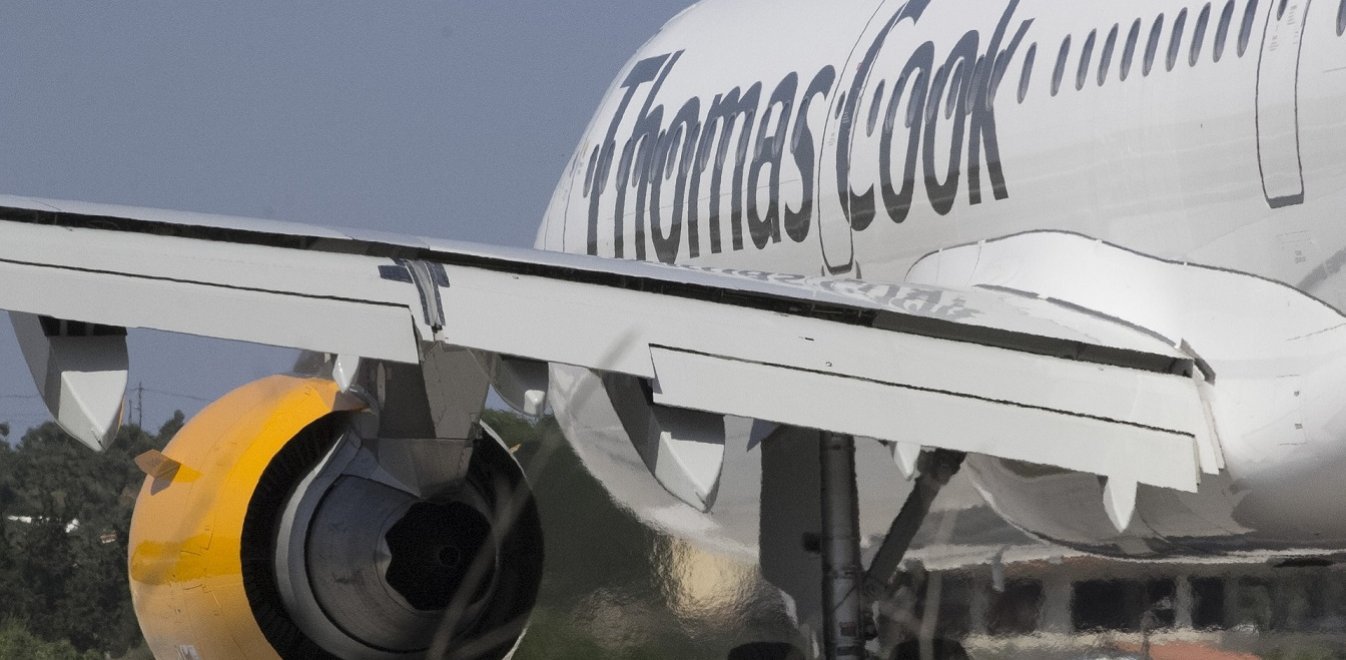 Thomas Cook: Οι λόγοι της κατάρρευσης του γίγαντα με τα πήλινα πόδια