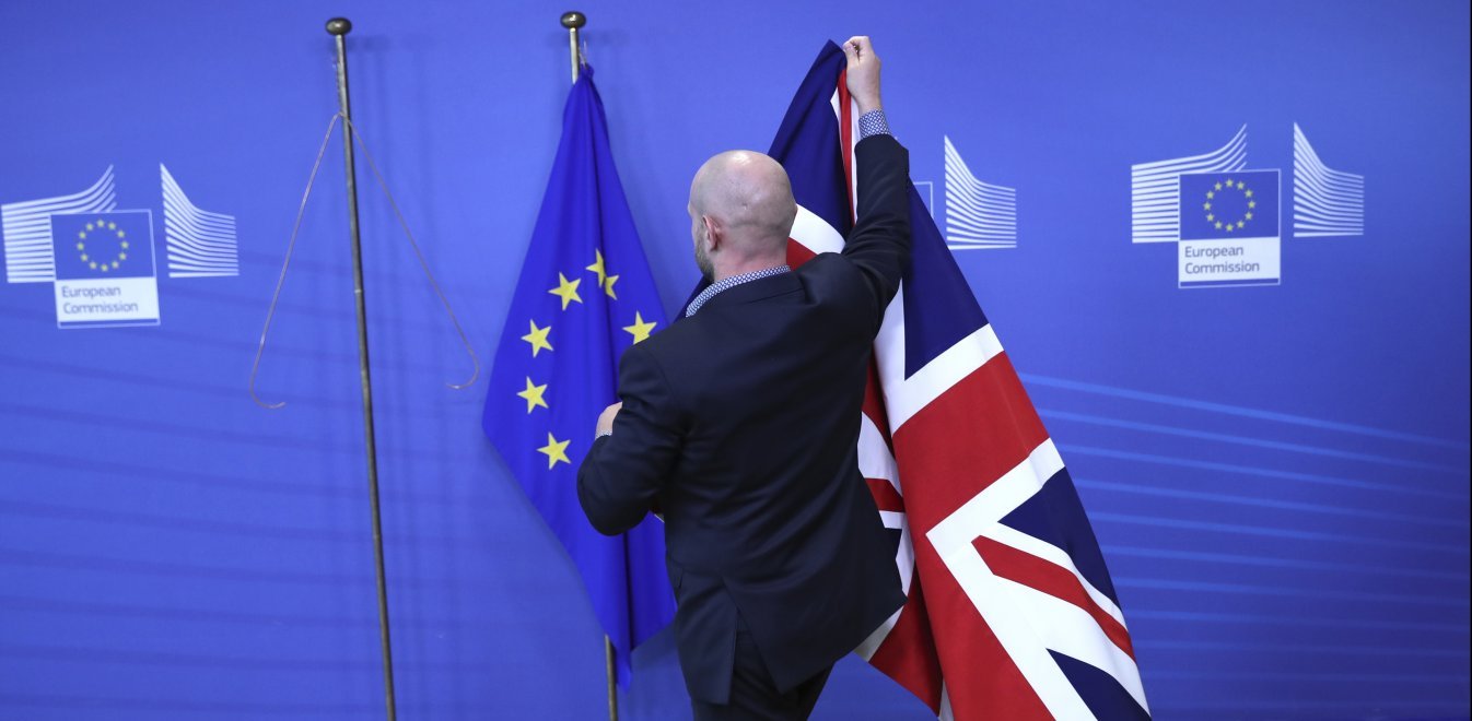 Ε.Ε.: Θα περιμένει όσο ο Βρετανός πρωθυπουργός συζητεί για το Brexit
