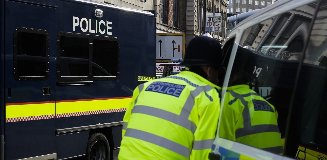 Φρίκη στη Βρετανία: Βρέθηκαν σε κοντέινερ φορτηγού 39 πτώματα