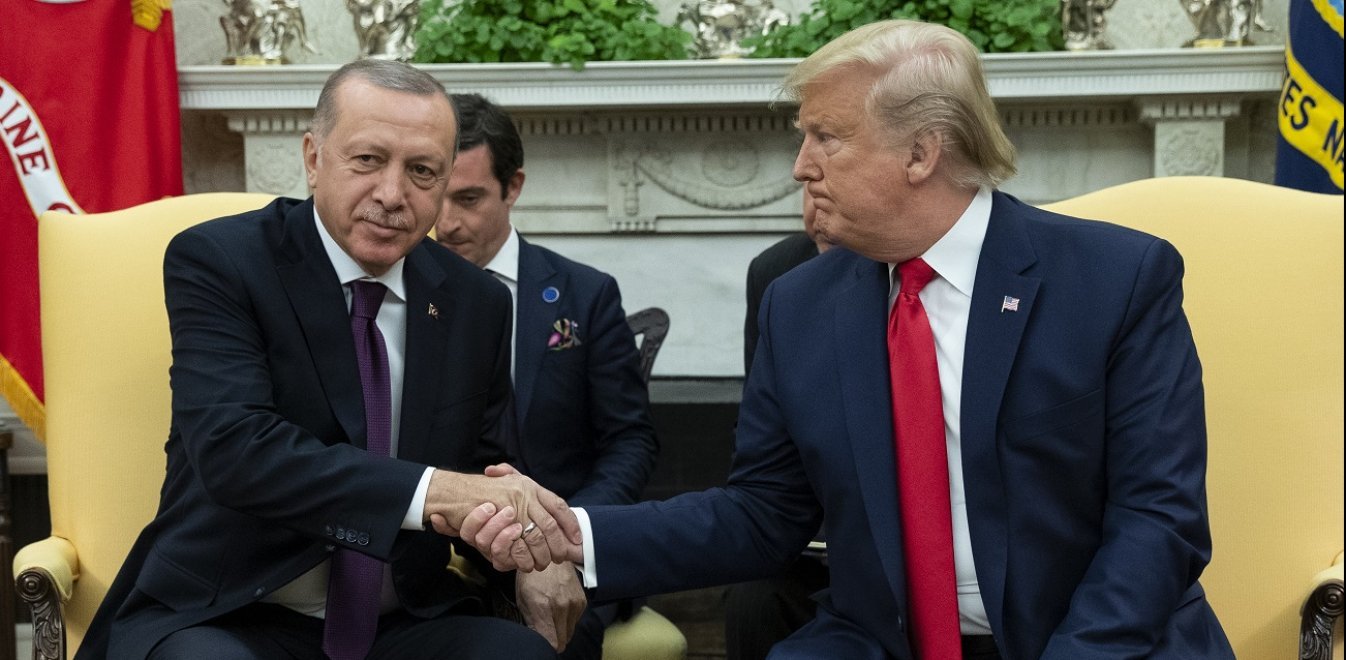 Οι φωτογραφίες από τη συνάντηση Τραμπ - Ερντογάν τα λένε όλα | Έθνος