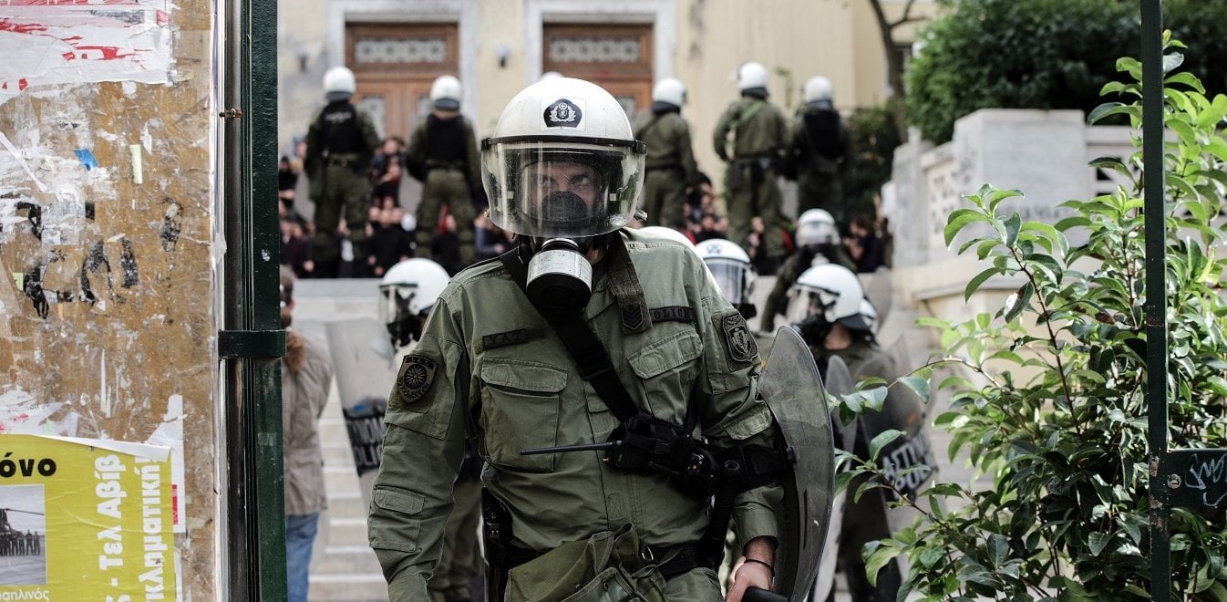 Μαυροειδάκος: «Ο αστυνομικός που έβγαλε όπλο στην ΑΣΟΕΕ έκανε ό,τι ορίζει ο νόμος»