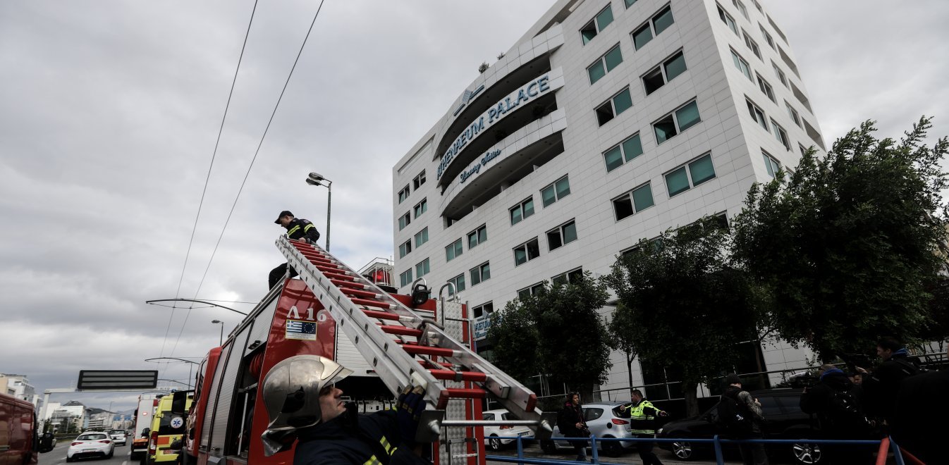 Πυροσβεστική: Κάποιος πότιζε με πετρέλαιο τον 1ο και τον 2ο όροφο του ξενοδοχείου