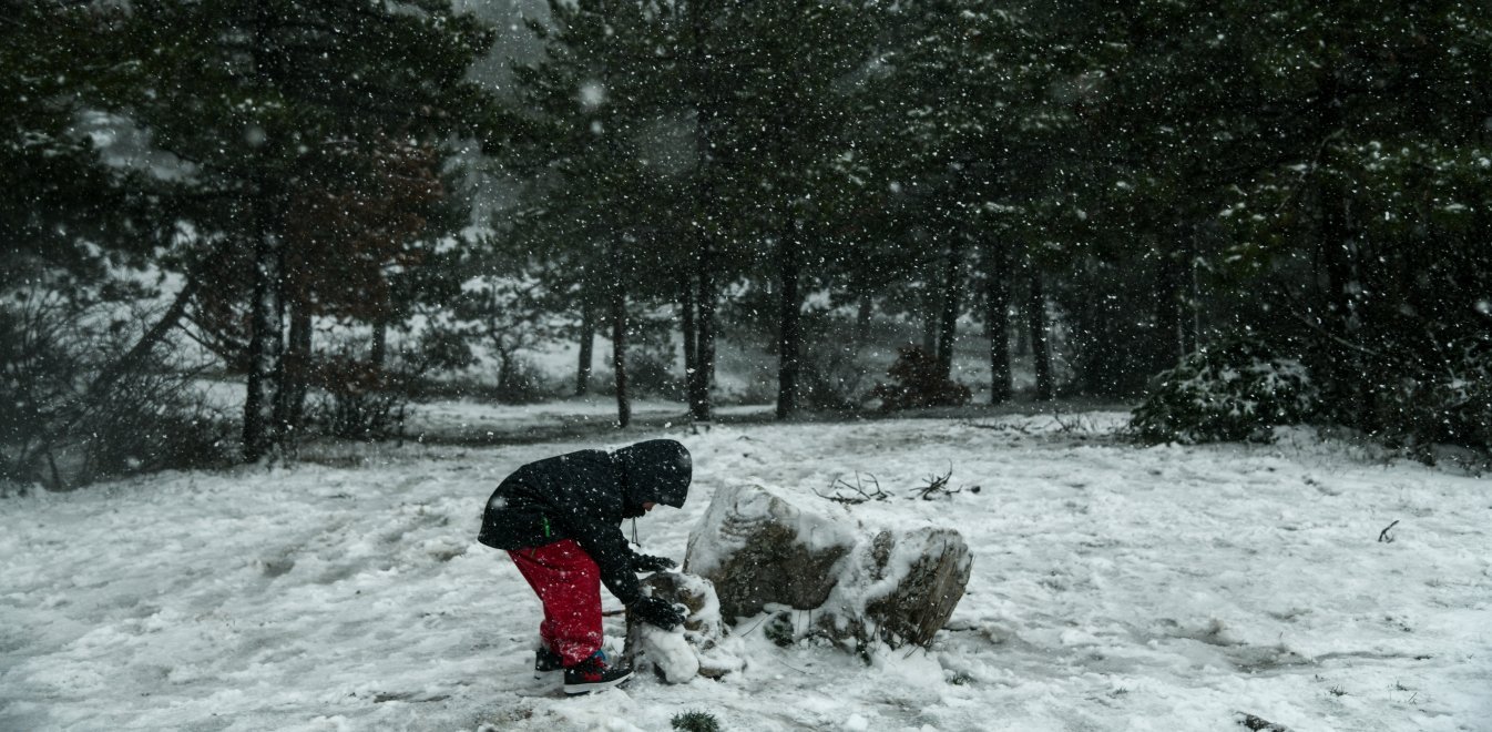 Καιρός - Ζηνοβία: Ψυχρή εισβολή με τσουχτερό κρύο - Πού θα χιονίσει (vids)
