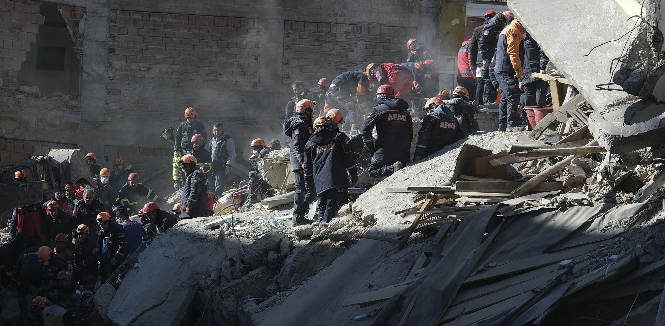 Σεισμός στην Τουρκία: Αυξάνονται οι νεκροί - Τουλάχιστον 503 μετασεισμοί