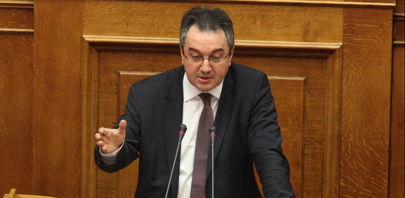 Ο Ηλίας Μόσιαλος εξηγεί τα πάντα για τον κοροναϊό - Να ανησυχούμε στην Ελλάδα;