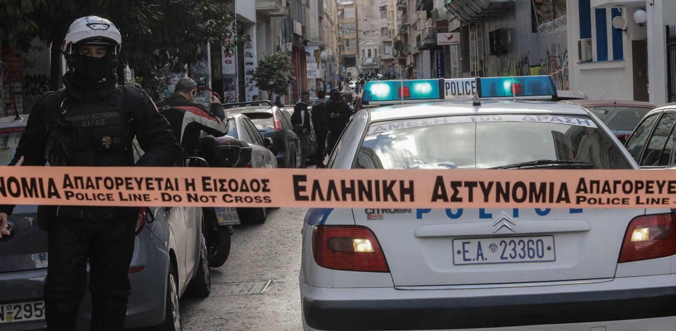 Έγκλημα στη Θεσσαλονίκη: Μαχαίρωσαν 49χρονο στο λαιμό μέσα στο σπίτι του