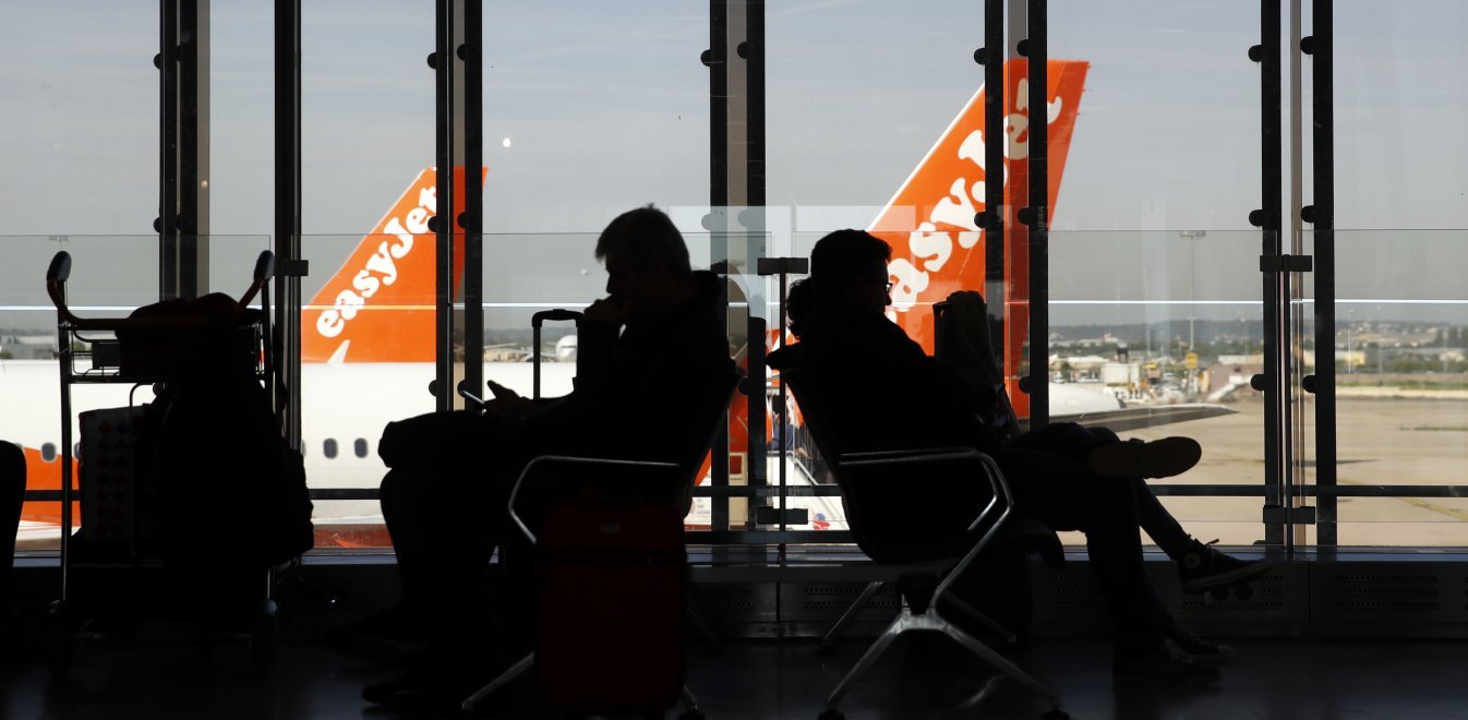 Κοροναϊός: Έχασε το 25% της αξίας της η EasyJet - Απώλειες για TUI, BA