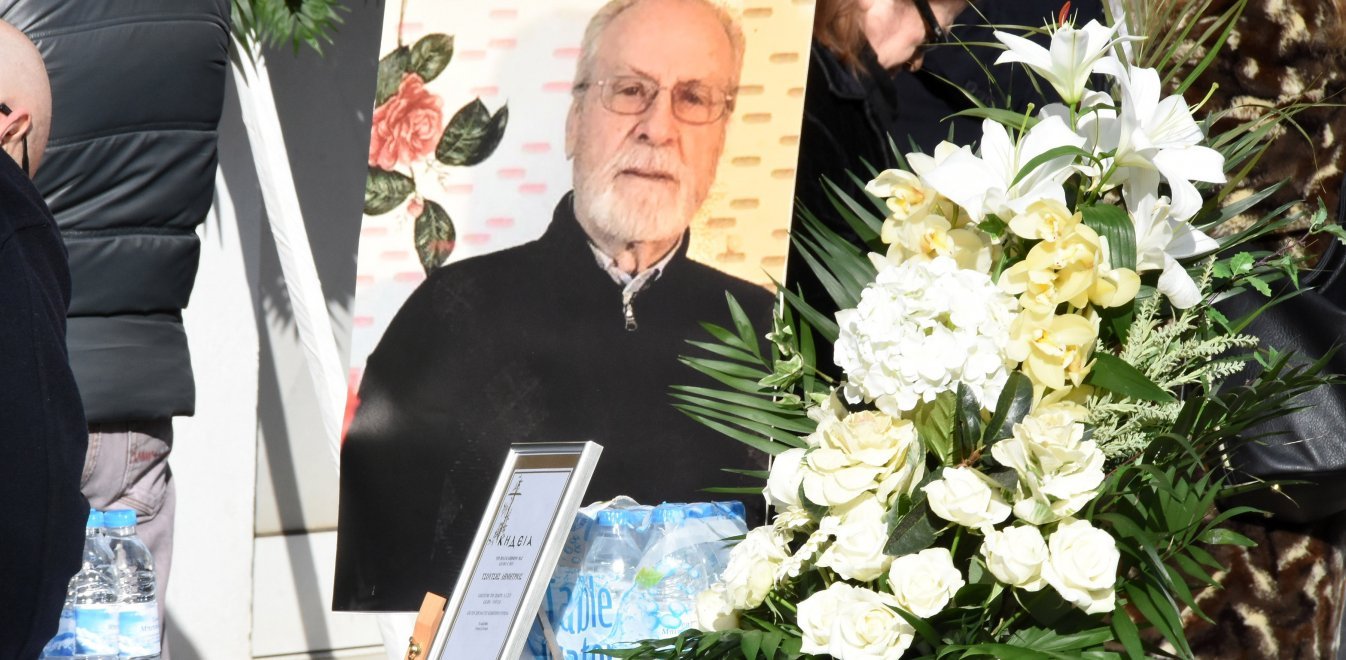 Δημήτρης Τσούτσης: Θλίψη στην κηδεία του ηθοποιού - Συγγενείς και φίλοι στο τελευταίο αντίο