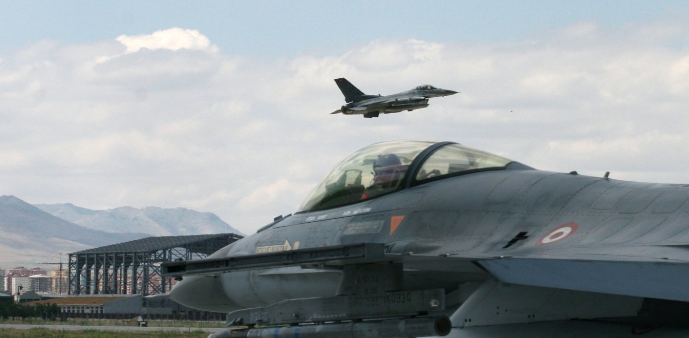 Η Αγκυρα ανεβάζει την ένταση στο Αιγαίο - Υπερπτήσεις και εικονικές αερομαχίες 