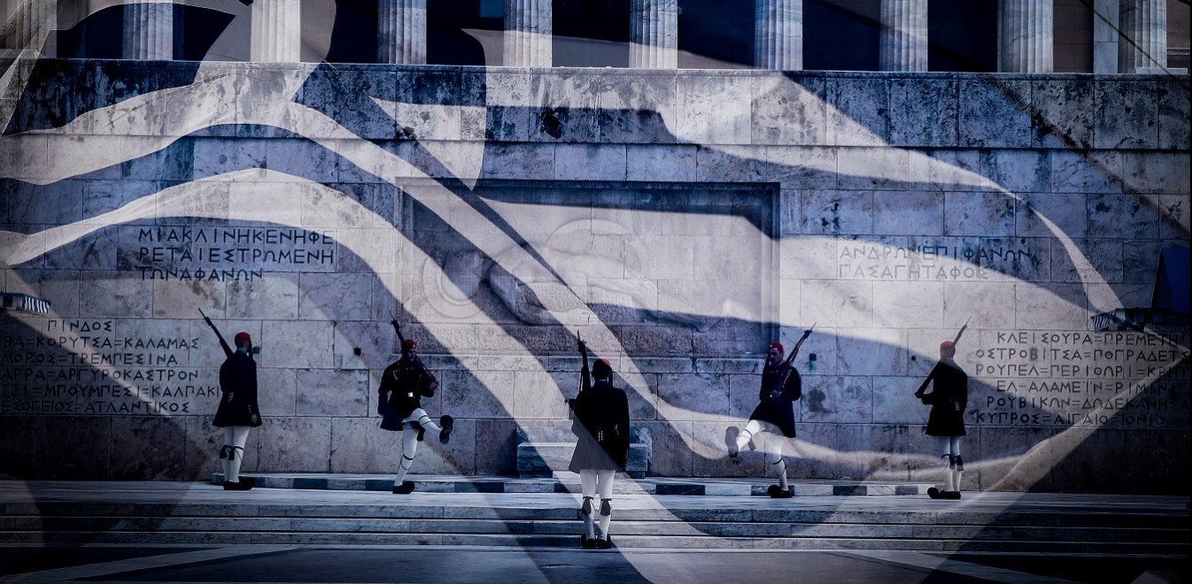 25η Μαρτίου: Με ελληνικές σημαίες στα μπαλκόνια οι πολίτες - Μήνυμα από «Ζευς»