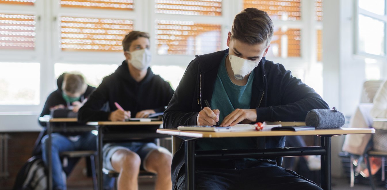 Κορονοϊός: Γρίφος το άνοιγμα των σχολείων - Εισηγήσεις για μάσκες ...