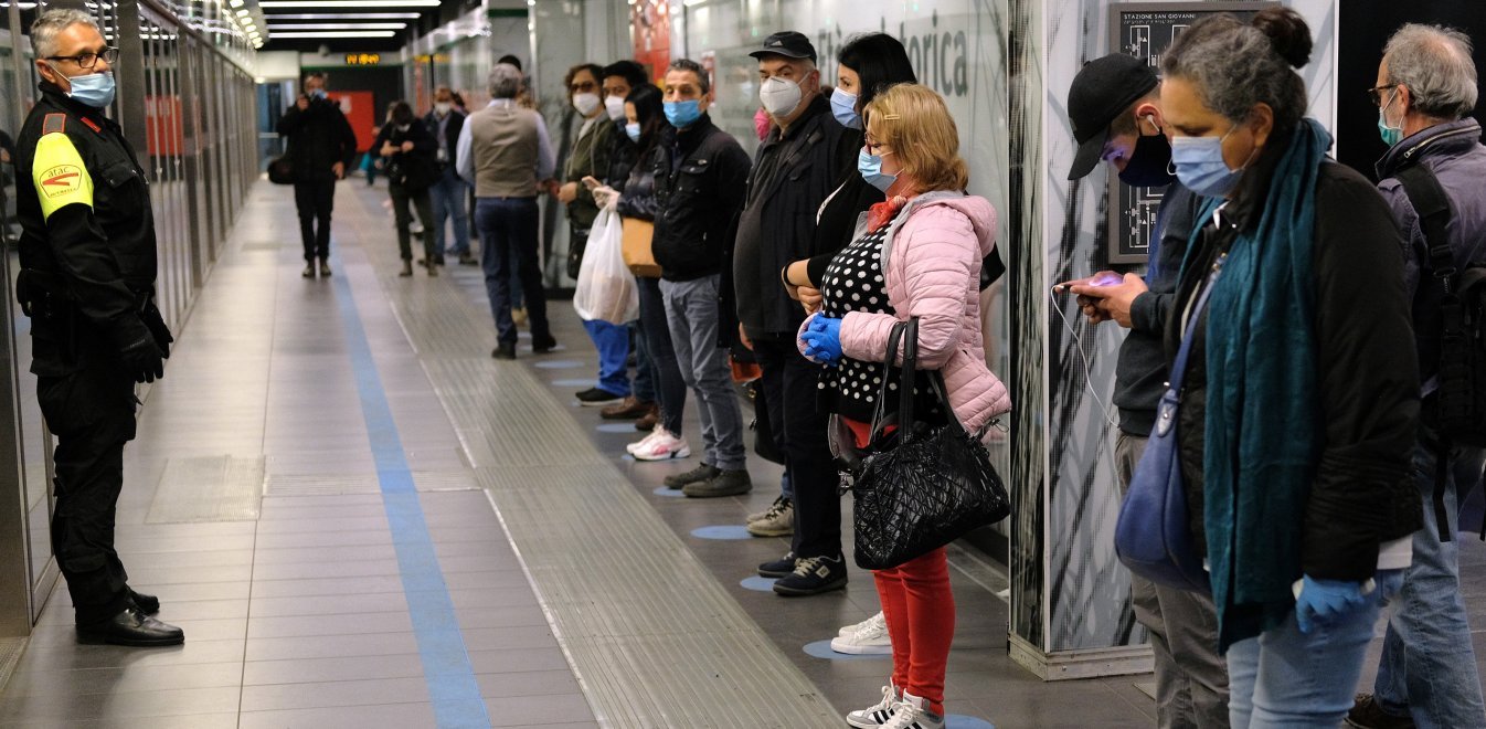 Ο κόσμος αλλάζει συνήθειες - Το μετρό της Ρώμης όπως δεν το έχετε ξαναδεί λόγω κορονοϊού | Έθνος