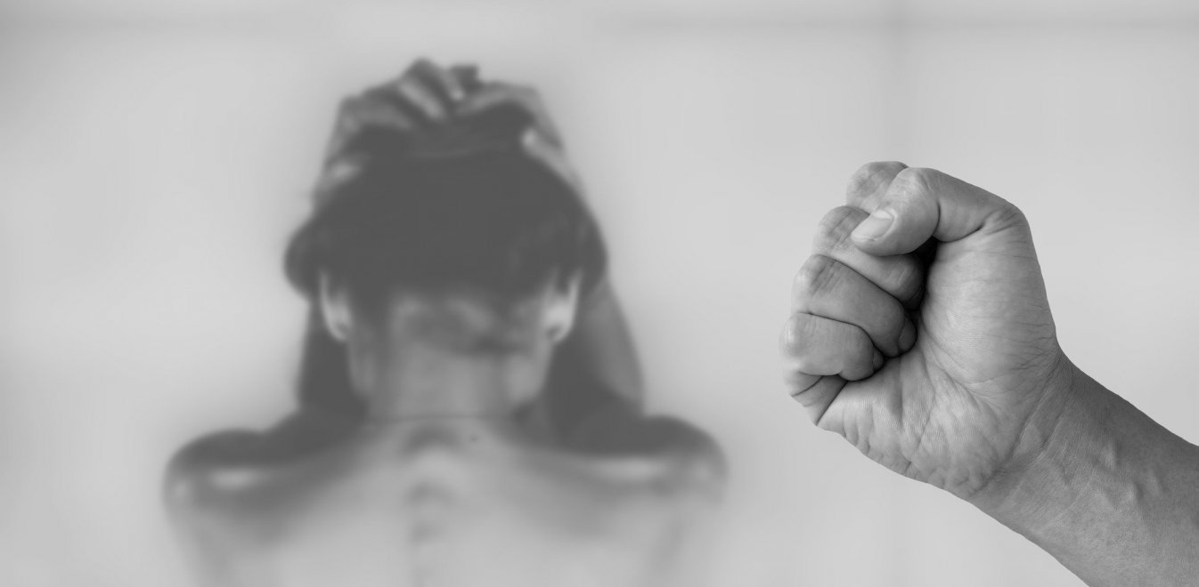 Ενδοοικογενειακή βία την εποχή του κορονοϊού: Όταν το #menoume_spiti γίνεται εφιάλτης