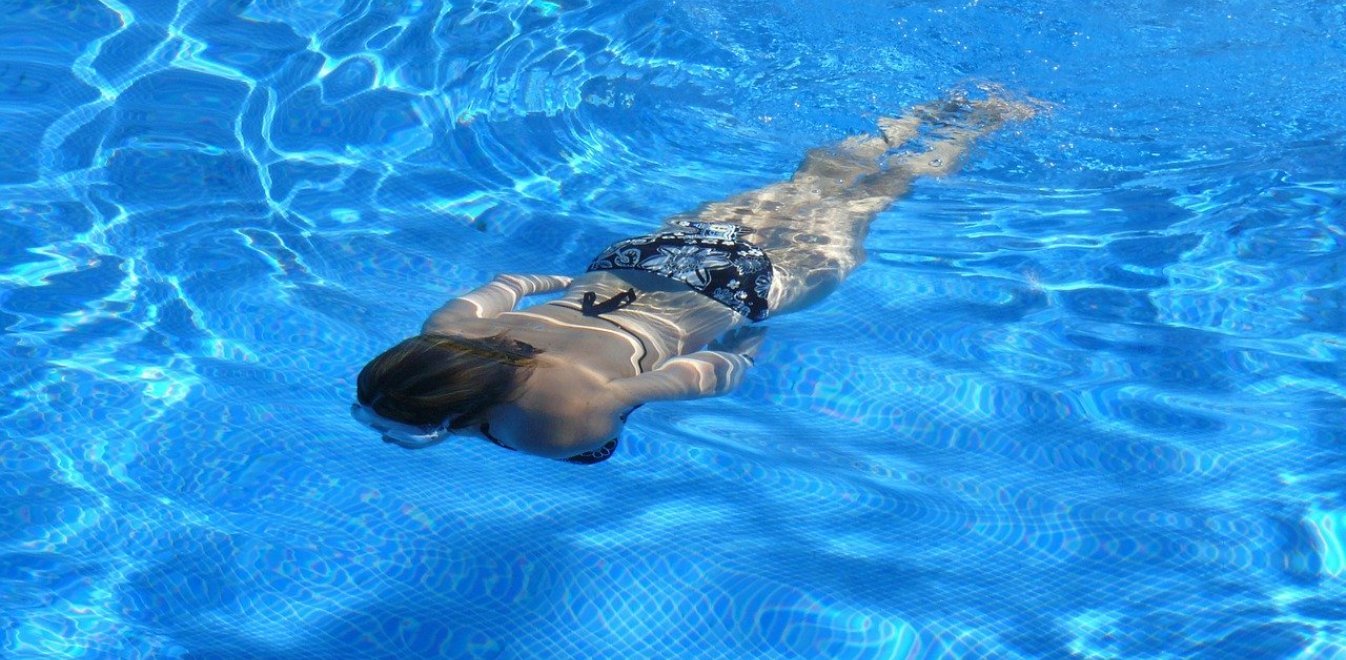 Ετσι θα ανοίξουν τα ξενοδοχεία: Υπαίθριο check-in, φαγητό και βουτιές με σειρά